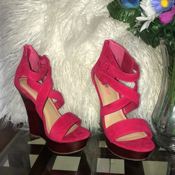 Women’s Fuchsia Wedge Strap Sandals - Picture 6 of 12